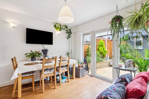 4 bedroom terraced house for sale, Laurie Road, London W7