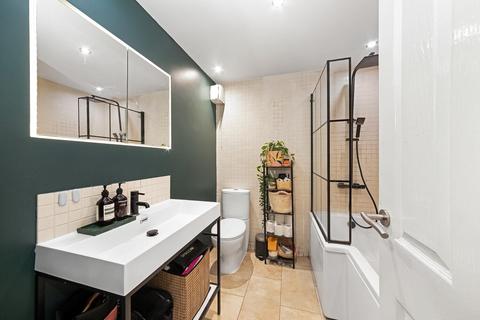 2 bedroom flat for sale, Crystal Palace Park Road, Sydenham, London, SE26