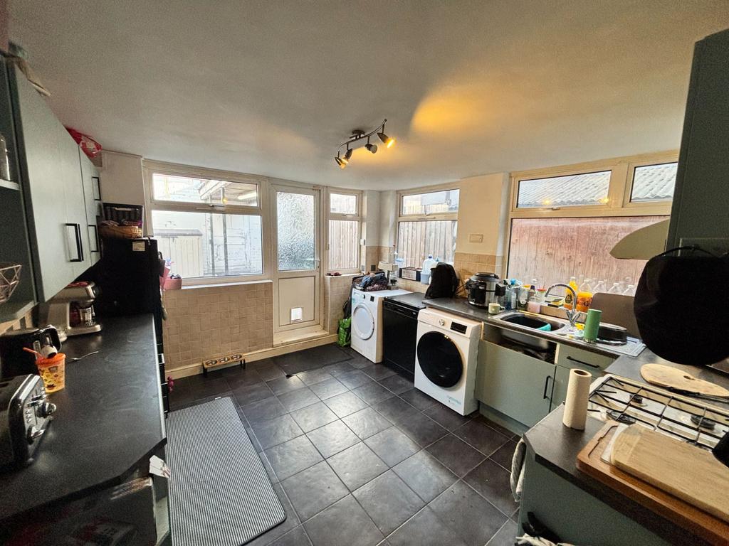 Kitchen 2