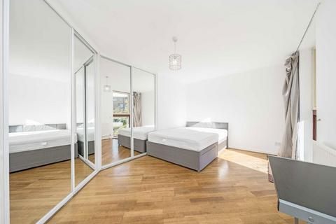 2 bedroom flat to rent, Cape Yard, London E1W