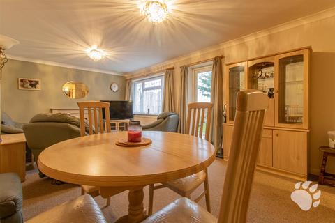 undefined, Kingsdown Close, Basildon SS13
