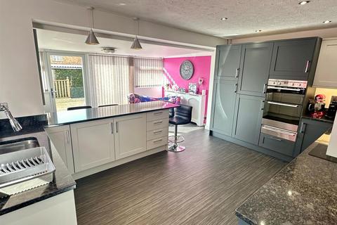 3 bedroom semi-detached house for sale, Coniston Walk, Hereford