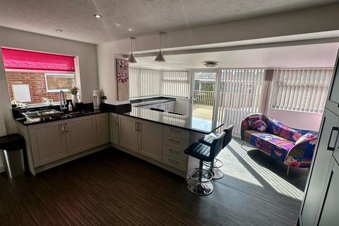 3 bedroom semi-detached house for sale, Coniston Walk, Hereford