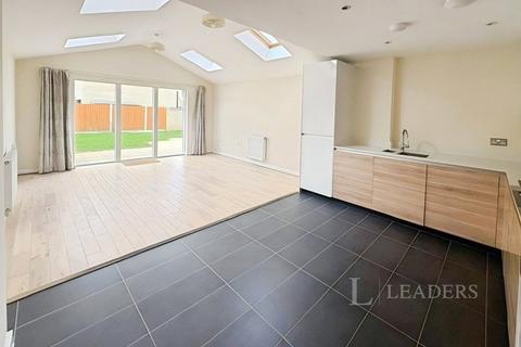 5 bedroom terraced house to rent, Glebe Farm Drive, Trumpington, Cambridge, CB2