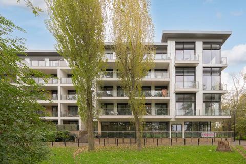Knaresborough Drive, Earlsfield, London, SW18