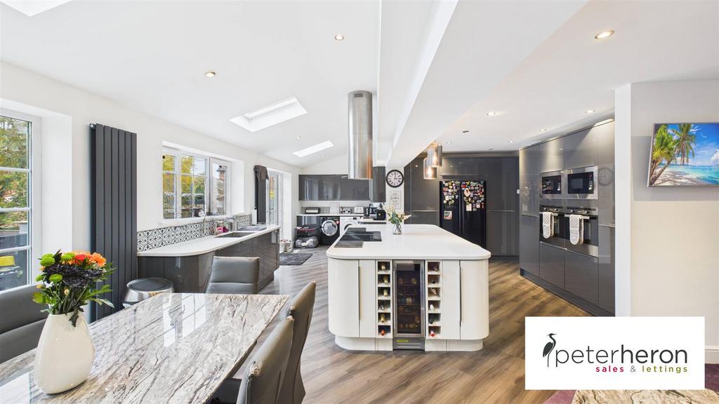 Open Plan Kitchen/Living & Dining Area