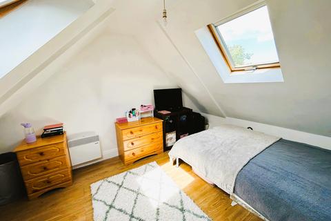 1 bedroom apartment to rent, Bathurst Walk, Iver