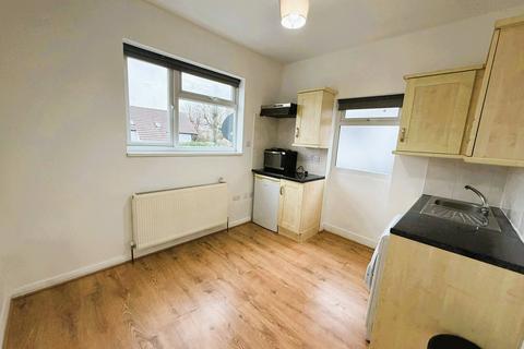 1 bedroom apartment to rent - Bathurst Walk, Iver