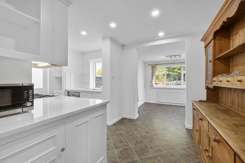 5 bedroom semi-detached house to rent, The Ridge, Surbiton KT5