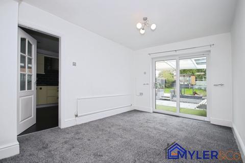 10 Nicholas Road, Widnes, WA8 8ST