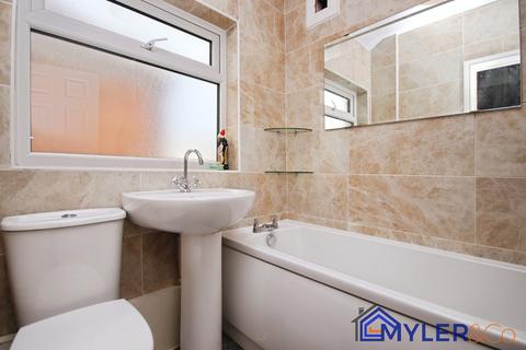 10 Nicholas Road, Widnes, WA8 8ST