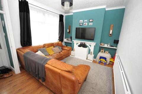 4 bedroom terraced house for sale, Dudley Hill Road, Eccleshill, Bradford