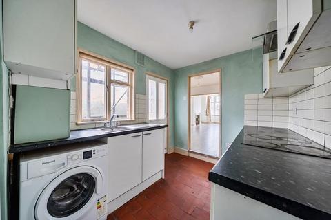 3 bedroom end of terrace house to rent, Highbridge Road,  Aylesbury,  HP21