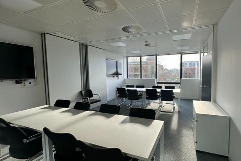 Office to rent, 3 Queens Rd Reading RG1 4AR
