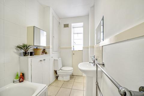 undefined, Nightingale Lane, London SW12