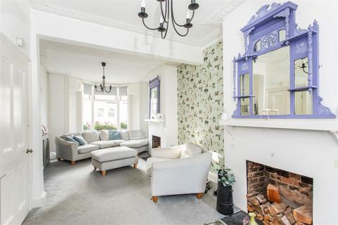 undefined, Clinton Road, Mile End, E3