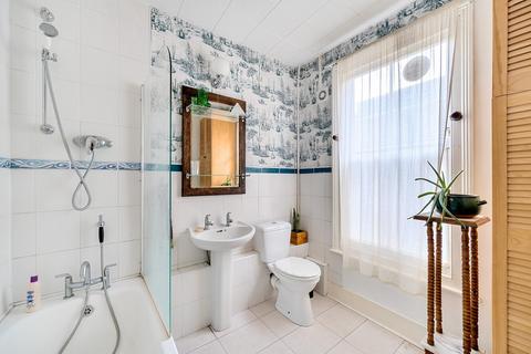 2 bedroom flat for sale, Dunstans Road, London, SE22