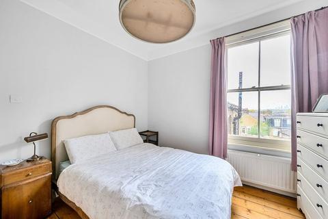 2 bedroom flat for sale, Dunstans Road, London, SE22