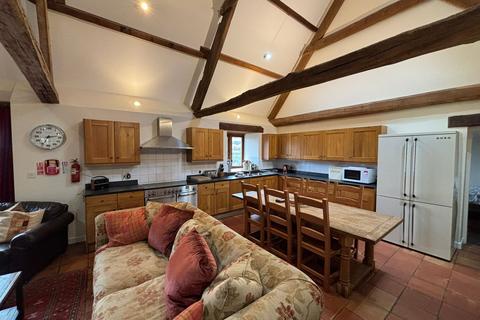 4 bedroom property to rent, Cantref, Brecon, LD3