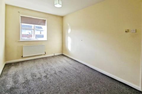 3 bedroom terraced house for sale, Hawfinch Grove, Manchester M28