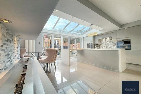5 bedroom detached house for sale, Cwrt Gellifaelog, Tonypandy, CF40