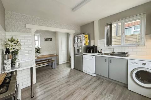 3 bedroom semi-detached house for sale, Foldings Grove, Scholes, Cleckheaton, BD19