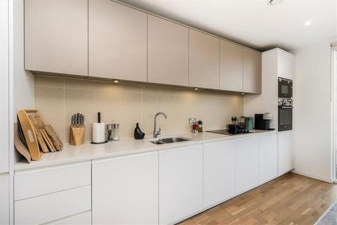 2 bedroom flat for sale, Grove Street, London SE8