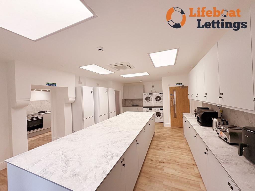 Shared kitchen b