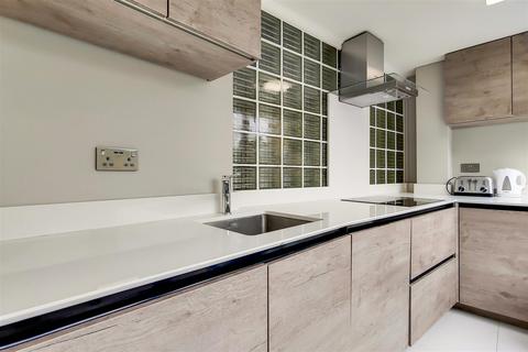 3 bedroom apartment to rent, St John's Wood Park, London NW8