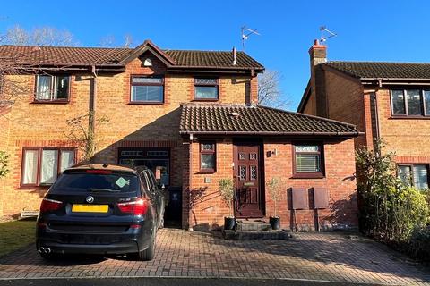 4 bedroom semi-detached house to rent, Clos-Y-Broch, Thornhill, Cardiff. CF14 9EZ