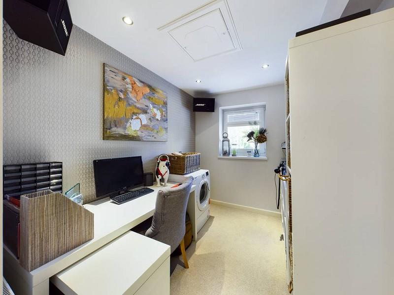 Home Office/Bedroom 4