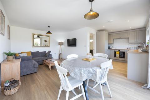 2 bedroom semi-detached bungalow to rent, Lansdown Gardens, Chillerton, Newport