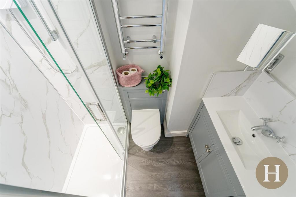 Ensuite