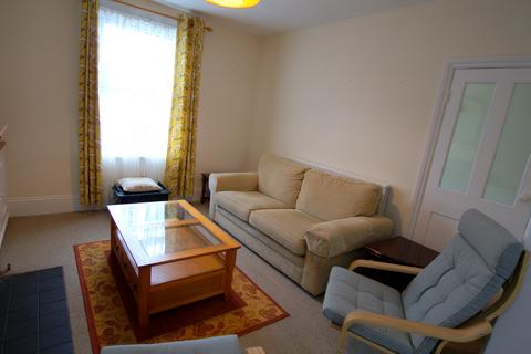2 bedroom semi-detached house to rent, Leckhampton