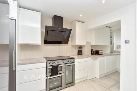3 bedroom terraced house for sale, Barnsole Road, Gillingham, Kent
