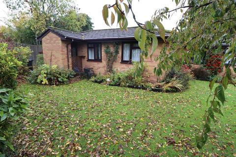 1 bedroom bungalow for sale, Raylen, High Wycombe HP12