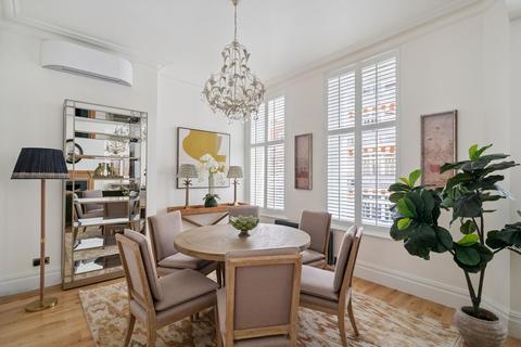 3 bedroom flat for sale, Lincoln House, Basil Street, London, SW3