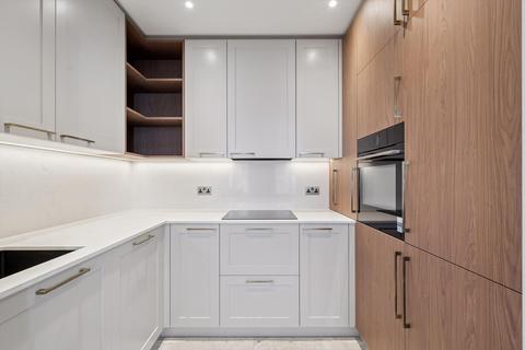 3 bedroom flat for sale, Lincoln House, Basil Street, London, SW3