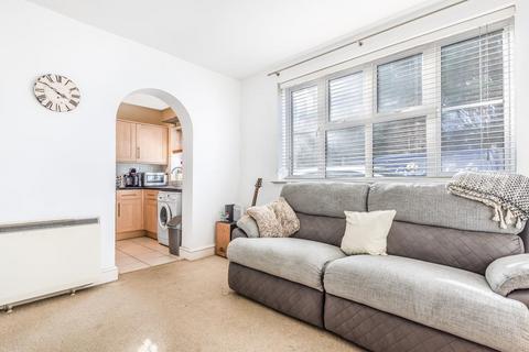 1 bedroom flat for sale, Woking,  Surrey,  GU22