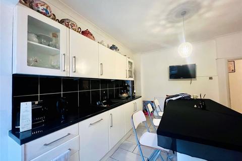 4 bedroom detached house to rent, South Croydon, CR2