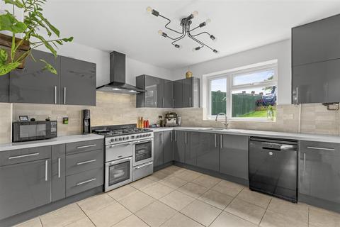 3 bedroom semi-detached house for sale, Totteridge Road, High Wycombe HP13