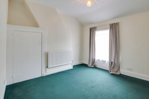 2 bedroom end of terrace house to rent, Russell Street, St. Neots PE19