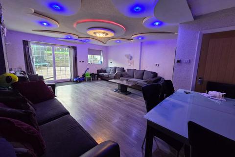 undefined, High Park crescent, BD9 6HT