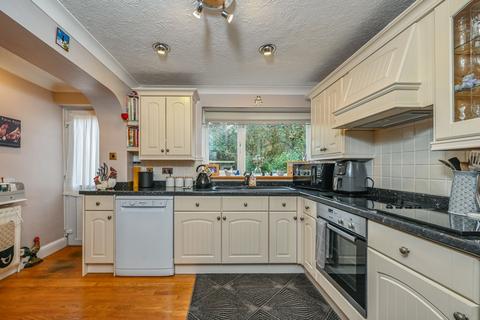undefined, Willow Drive, Ashford TN26