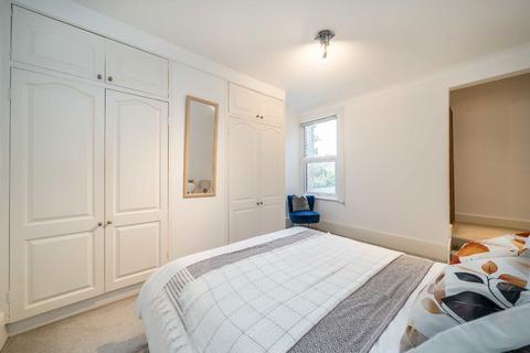 1 bedroom flat for sale, Dornton Road, London SW12