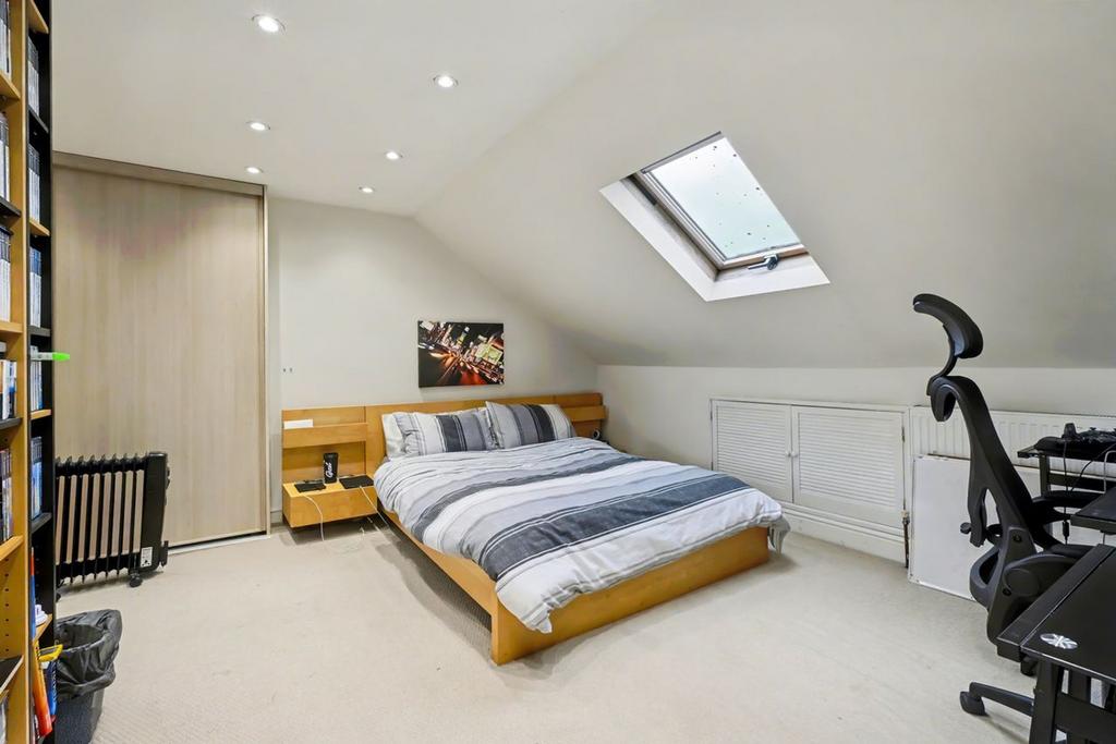 Colchester Road E10
