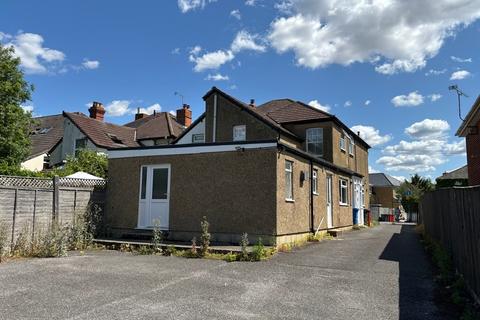 Retail property (high street) to rent, 96 Westborough Rd Maidenhead SL6 4AS