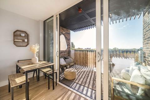 2 bedroom flat for sale, Greyhound Parade, Wimbledon SW17