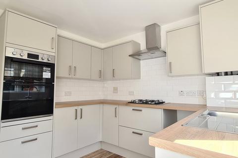 3 bedroom detached bungalow to rent, Monmouth Farm Close, Pawlett, Bridgwater, TA6