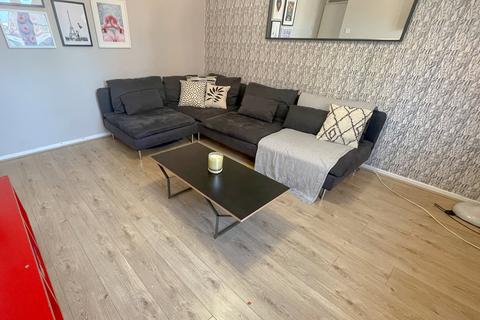 5 bedroom flat to rent, Parliament Street, L8 5RW,